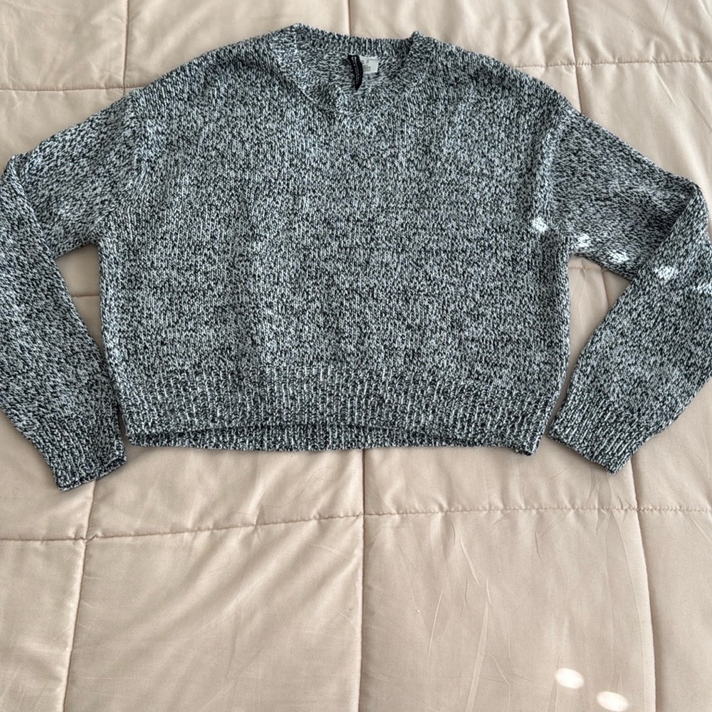 Divided Black and White Crew Neck Sweater